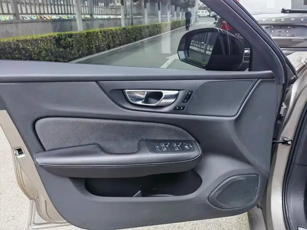 Volvo S60 2021 из CN, фото 9