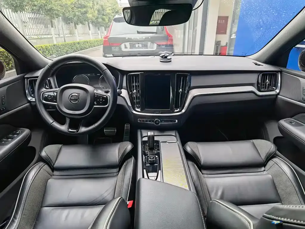 Volvo S60 2021 из CN, фото 3