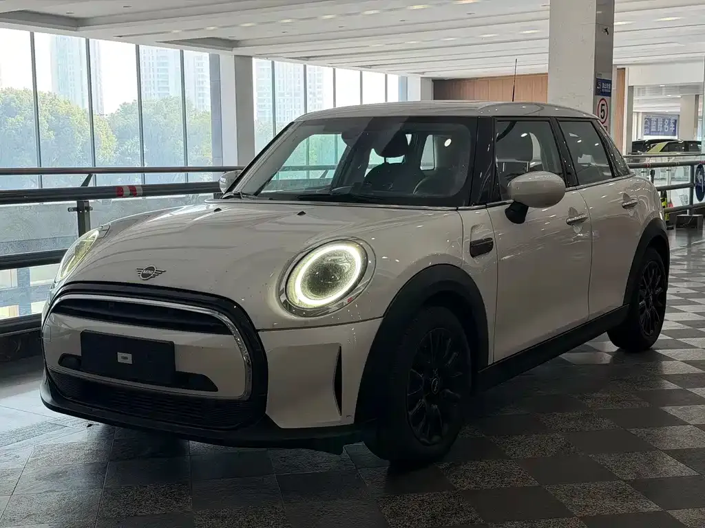 MINI Cooper (3-door) 2023 из CN, фото 1