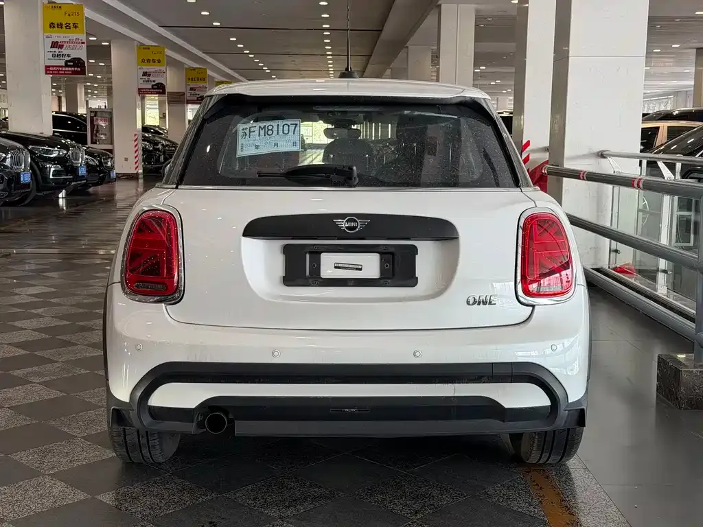 MINI Cooper (3-door) 2023 из CN, фото 4