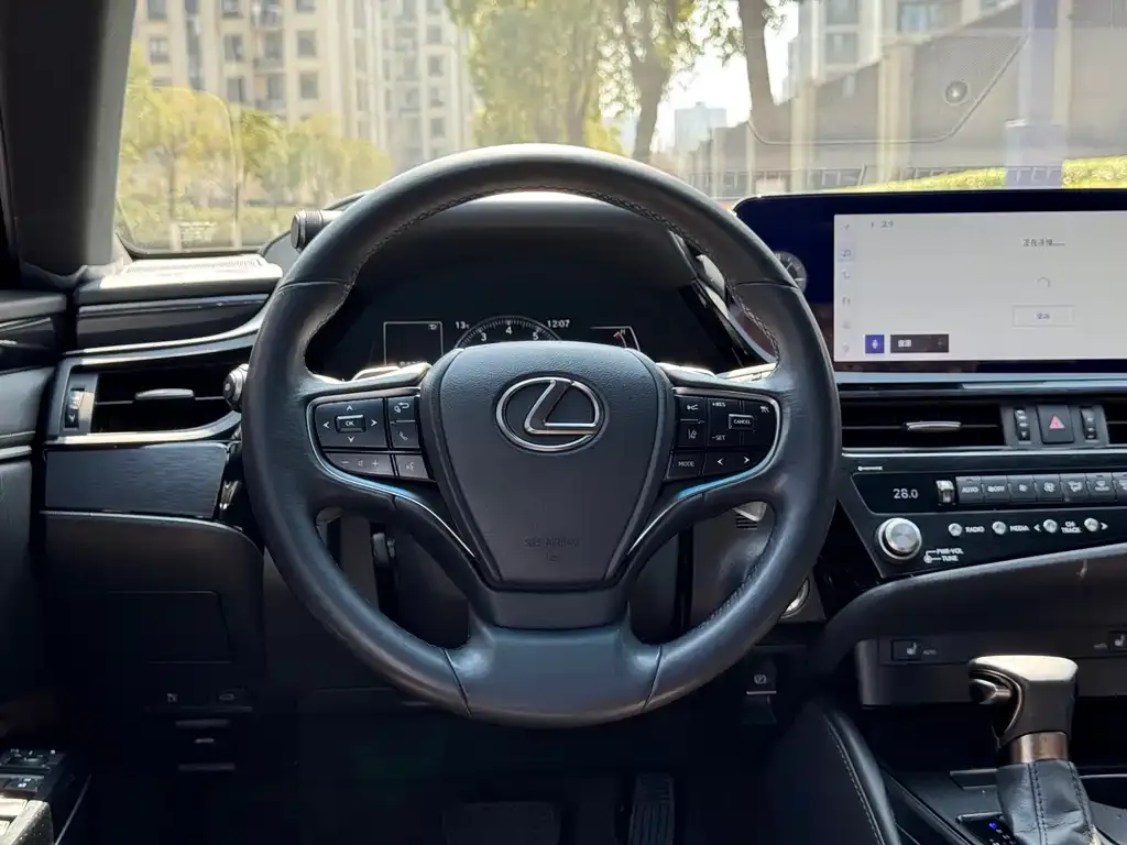 Lexus ES — фото 9