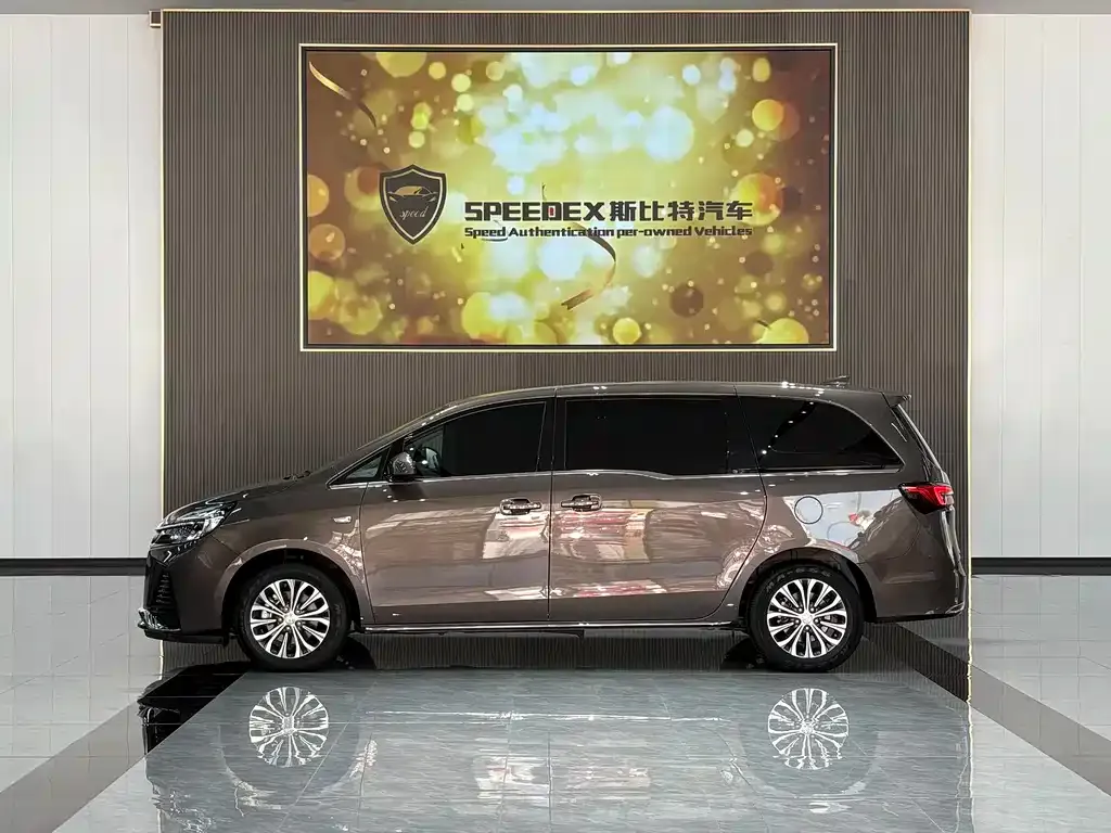 Buick GL8 2023 из CN, фото 4