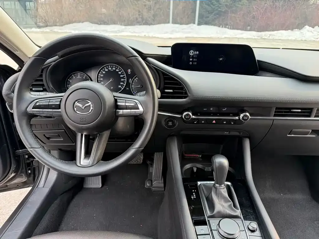 Mazda 3 Axela — фото 4