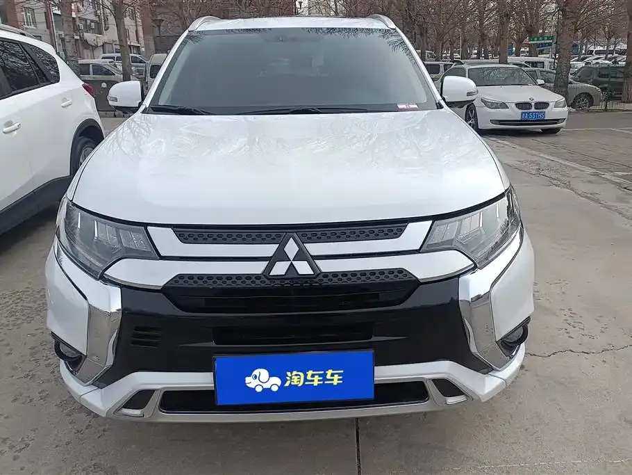 Mitsubishi Outlander — фото 3