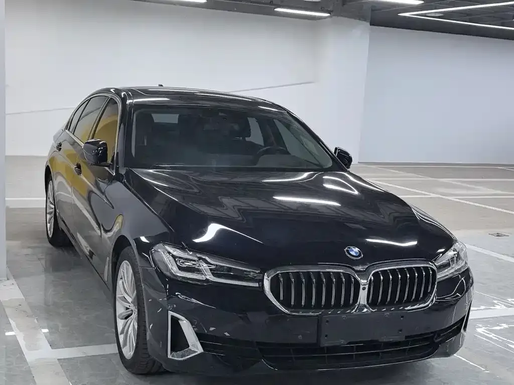BMW 5 Series — фото 1