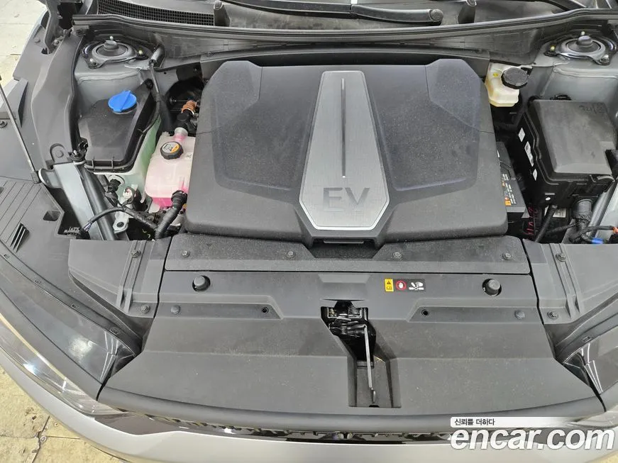 Kia EV6 2023 из KR, фото 4