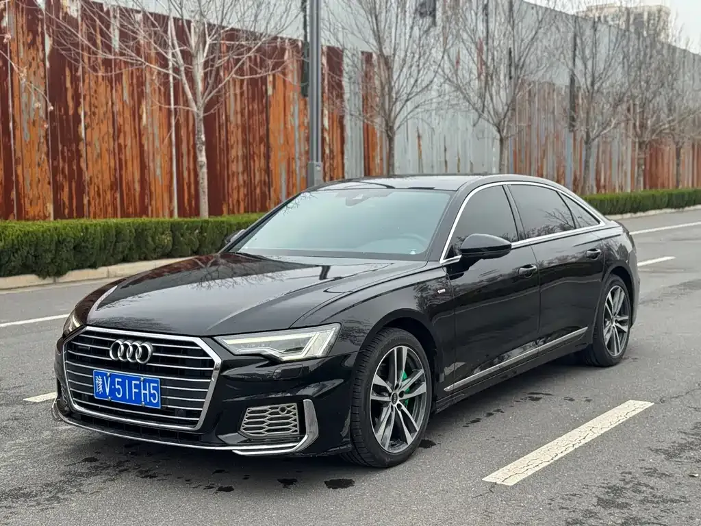 Audi A6L — фото 1