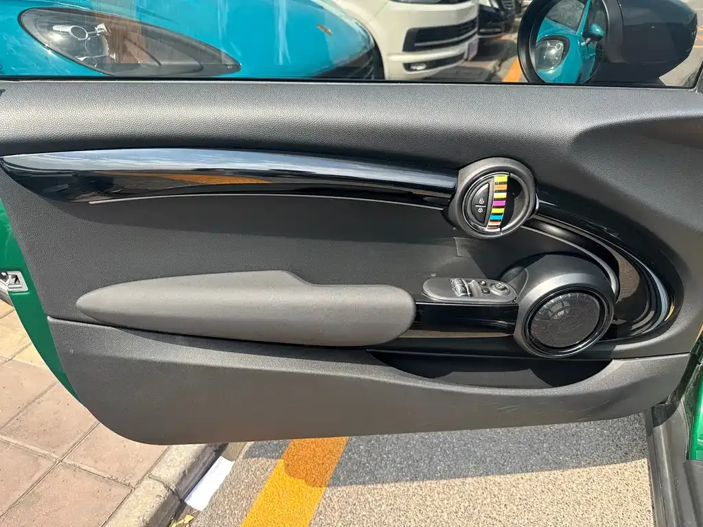 MINI Cooper (3-door) 2023 из CN, фото 3