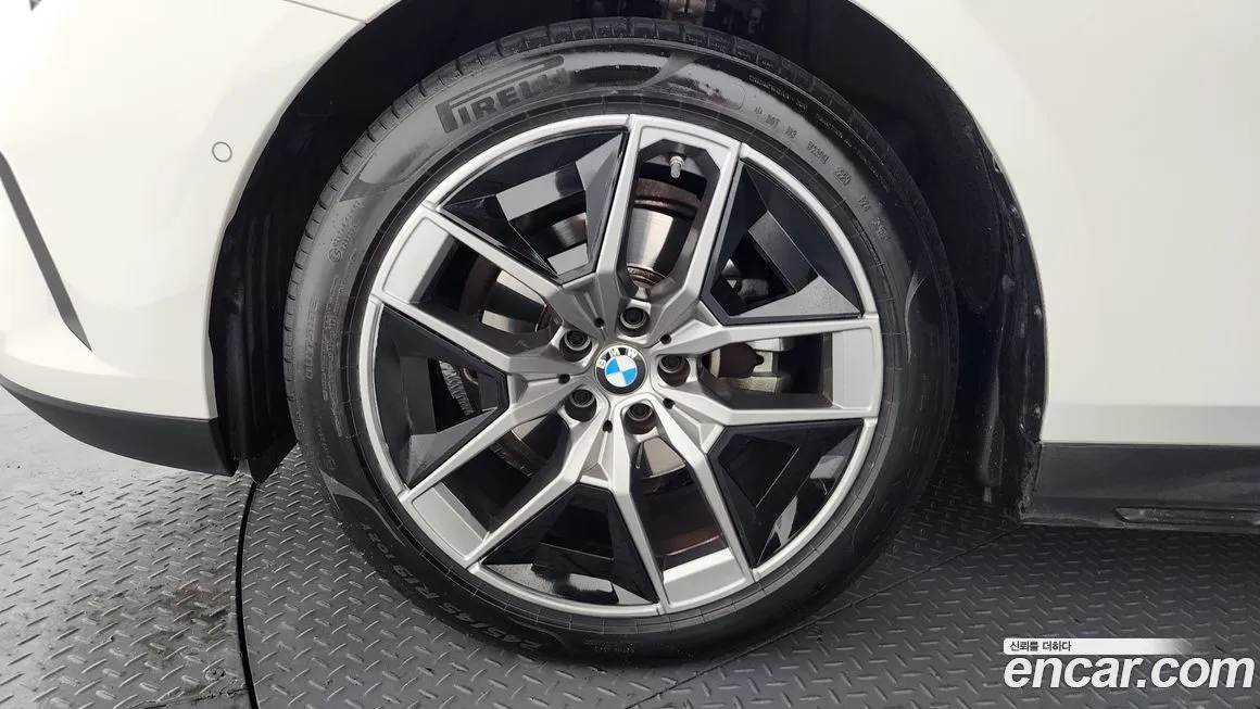 BMW 5-Series 2024 из KR, фото 6