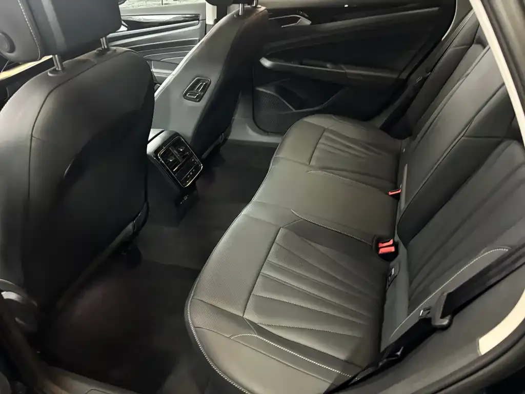 Volkswagen Passat — фото 3