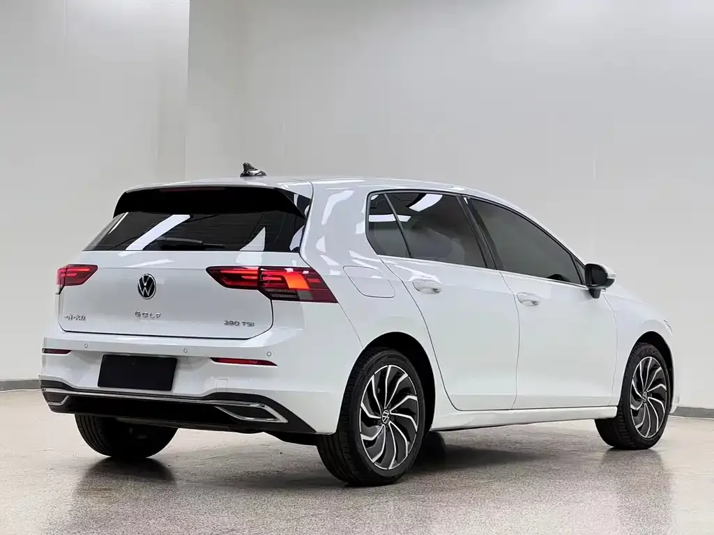 Volkswagen Golf 2022 из CN, фото 10