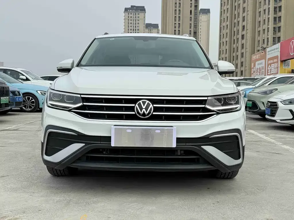 Volkswagen Tiguan L 2023 из CN, фото 5