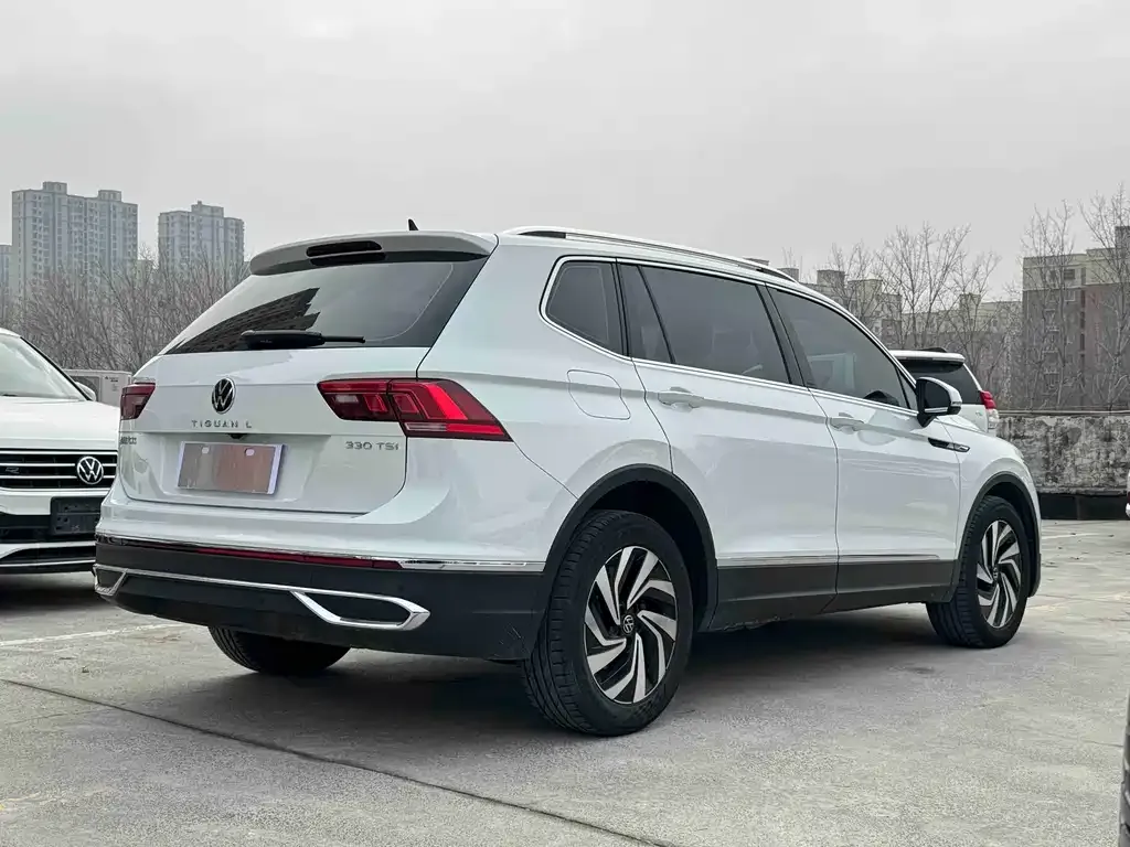 Volkswagen Tiguan L 2023 из CN, фото 3