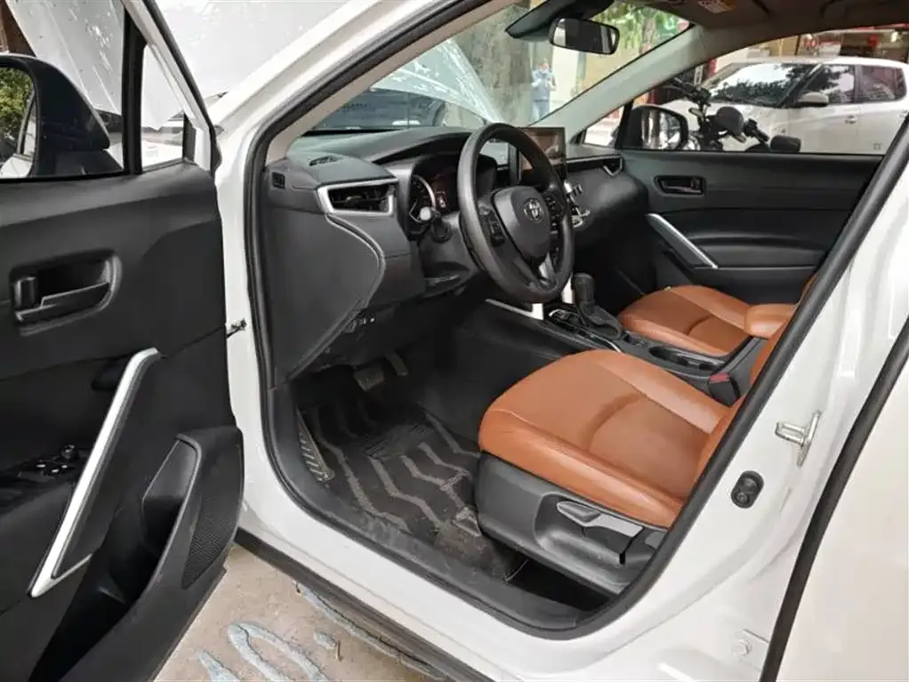 Toyota Corolla Cross 2022 из CN, фото 7