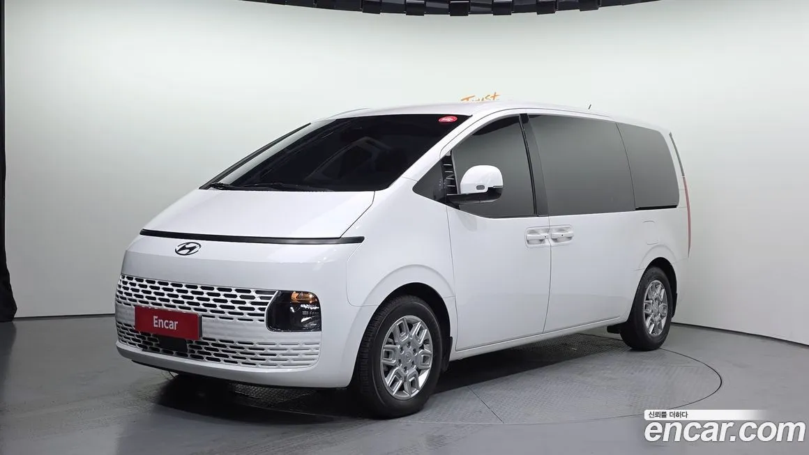 Hyundai Staria 2023 из KR, фото 1