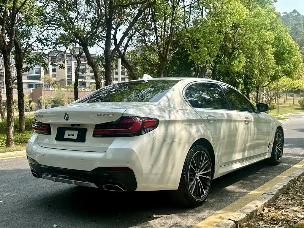 BMW 5 Series — фото 4
