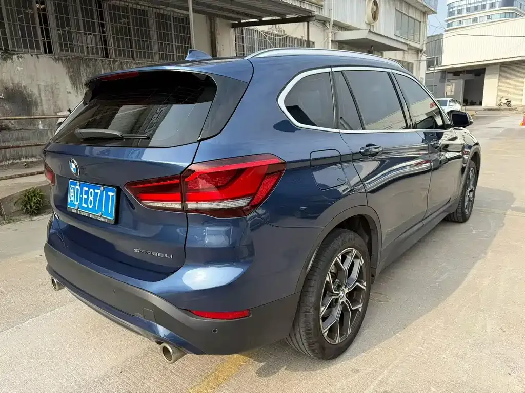BMW X1 — фото 9