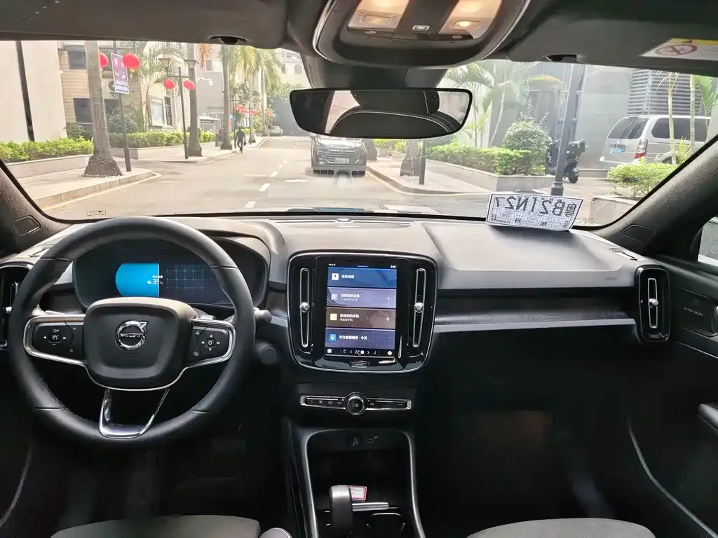 Volvo C40 2023 из CN, фото 2