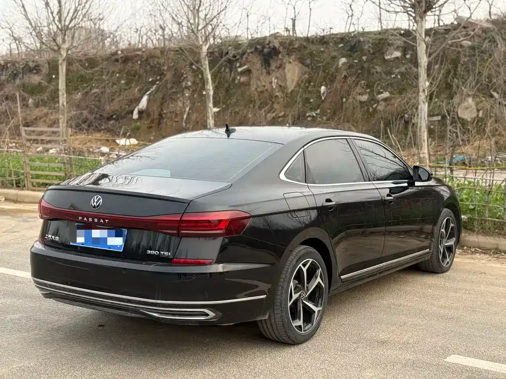 Volkswagen Passat — фото 8
