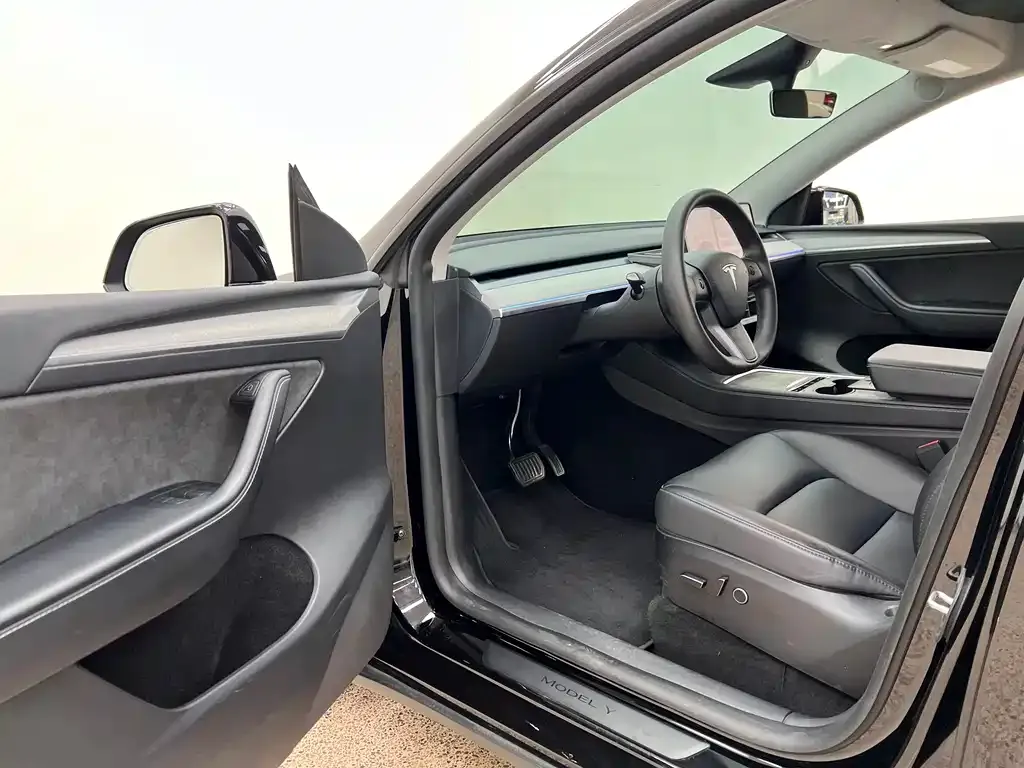 Tesla Model Y 2023 из CN, фото 7