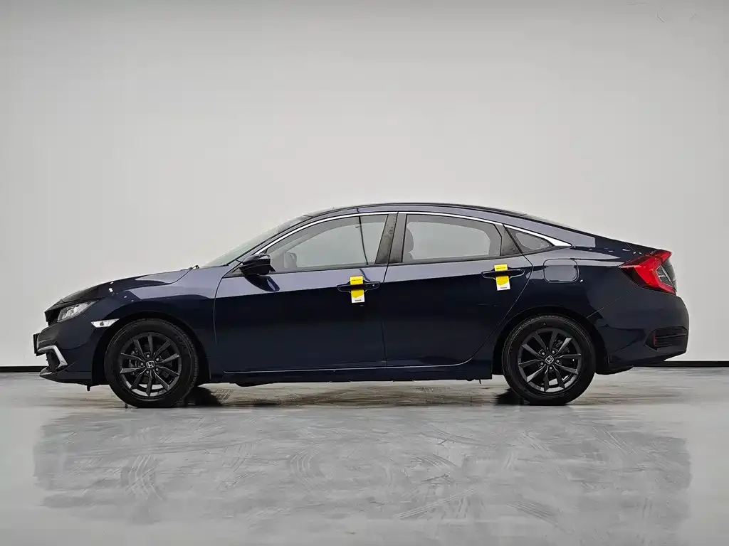 Honda Civic — фото 10