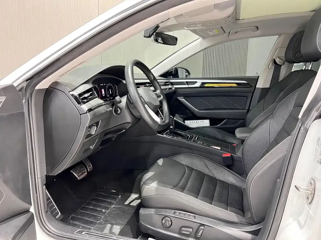 Volkswagen CC 2024 из CN, фото 4
