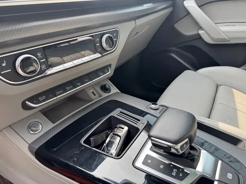 Audi Q5L 2022 из CN, фото 4