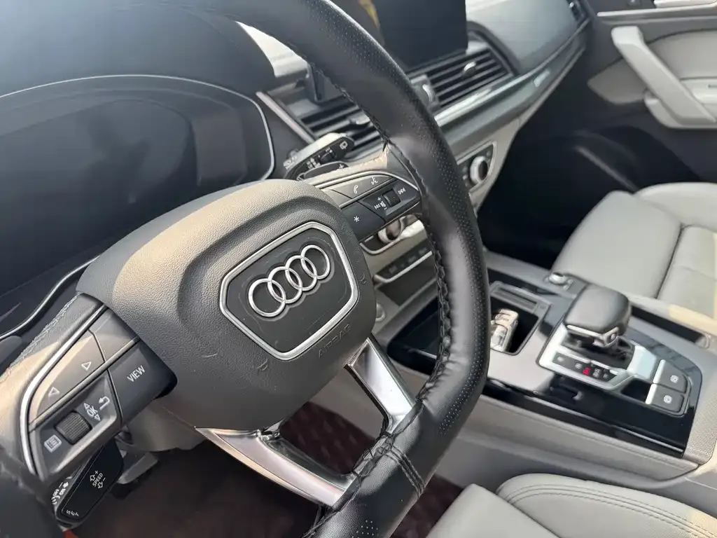 Audi Q5L 2022 из CN, фото 2