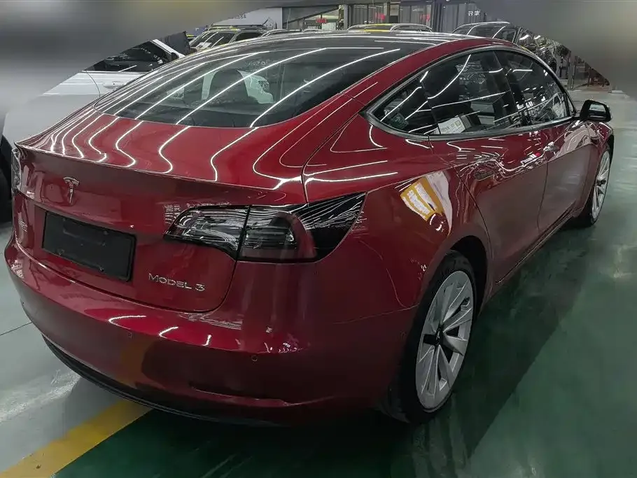 Tesla Model 3 — фото 10