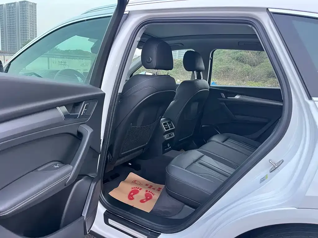 Audi Q5L 2023 из CN, фото 3