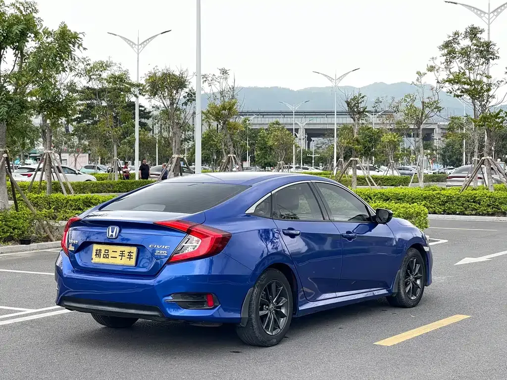Honda Civic — фото 7