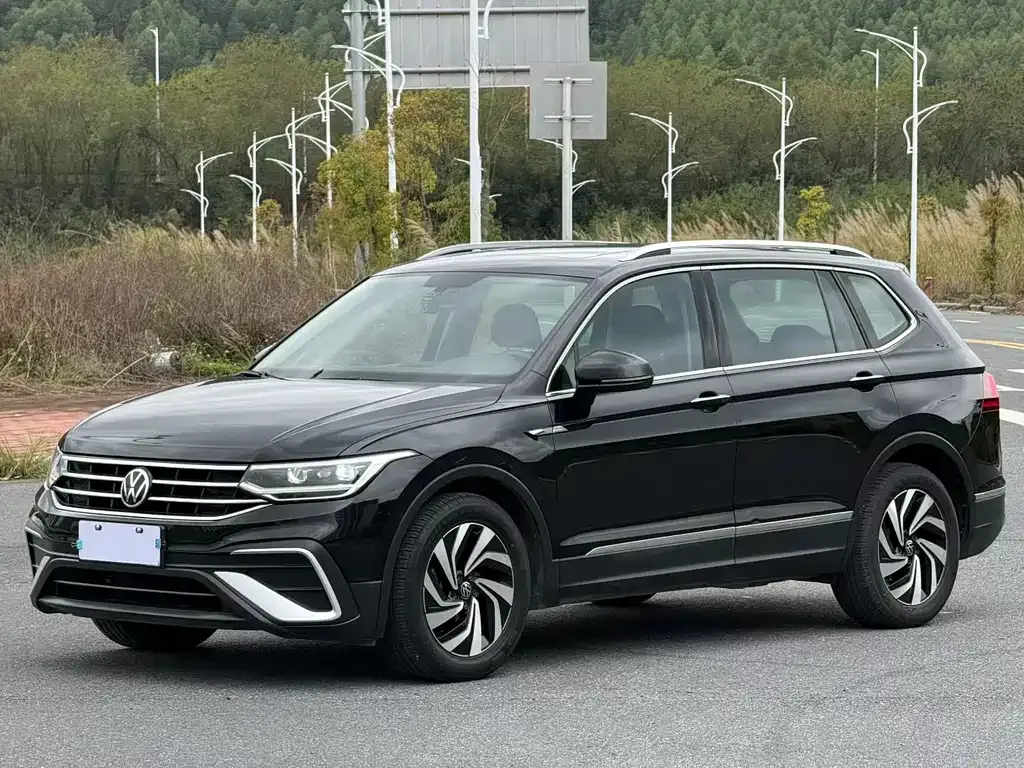Volkswagen Tiguan L 2021 из CN, фото 1