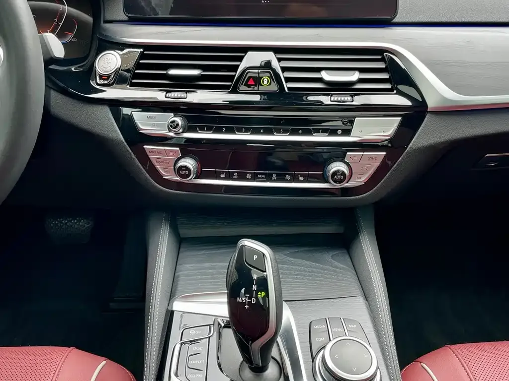 BMW 5 Series — фото 4
