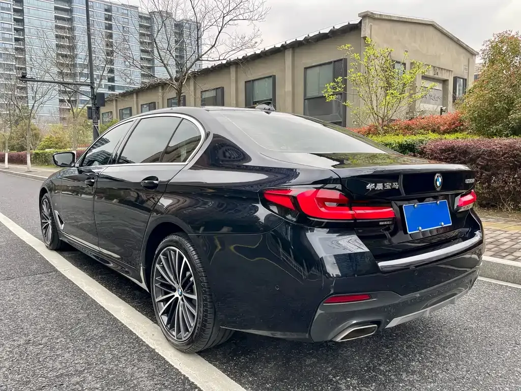 BMW 5 Series — фото 10