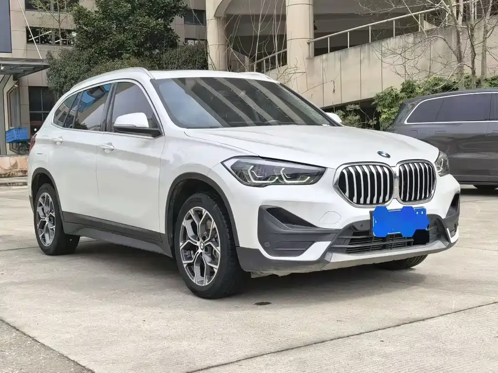 BMW X1 — фото 8