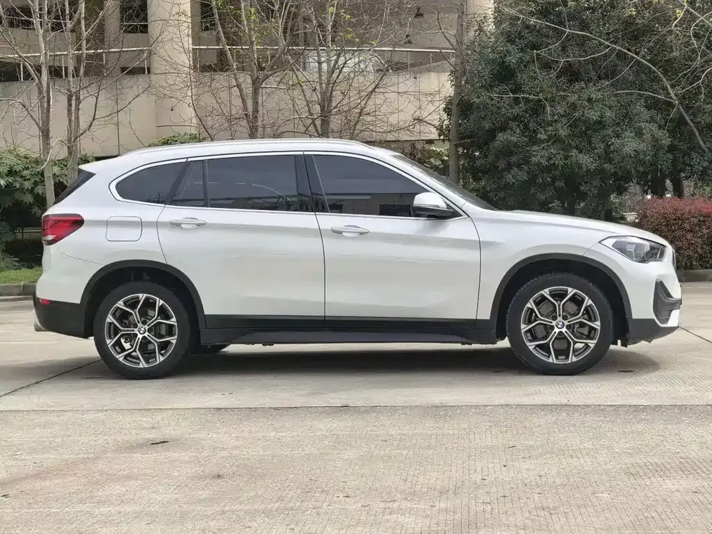 BMW X1 — фото 7