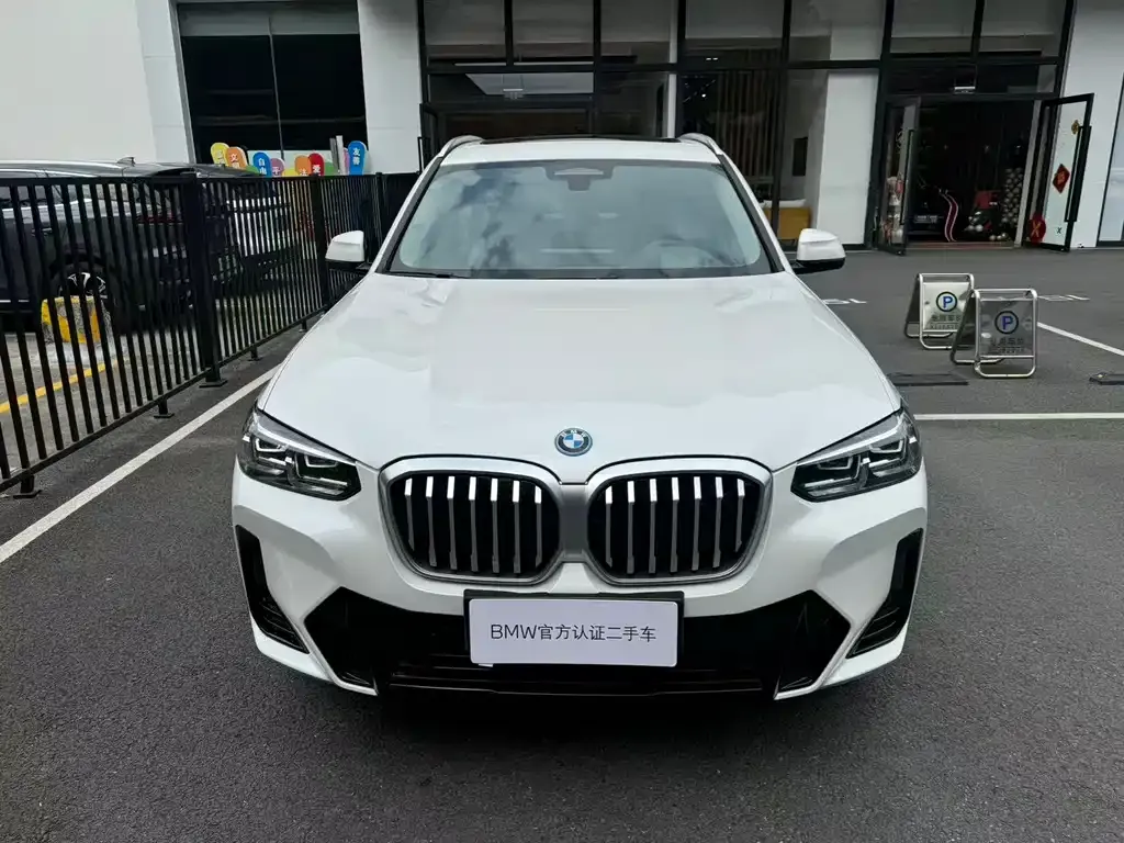BMW iX3 2024 из CN, фото 2