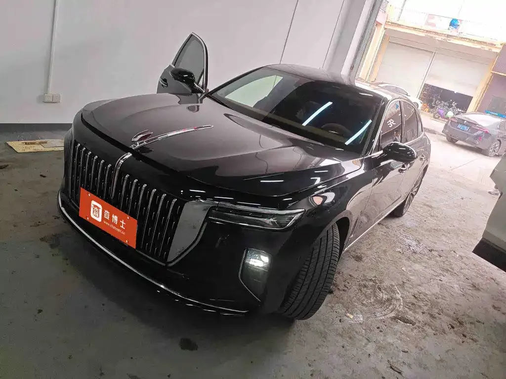 Hongqi H9 — фото 1