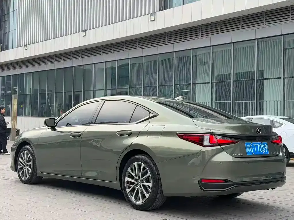 Lexus ES — фото 6