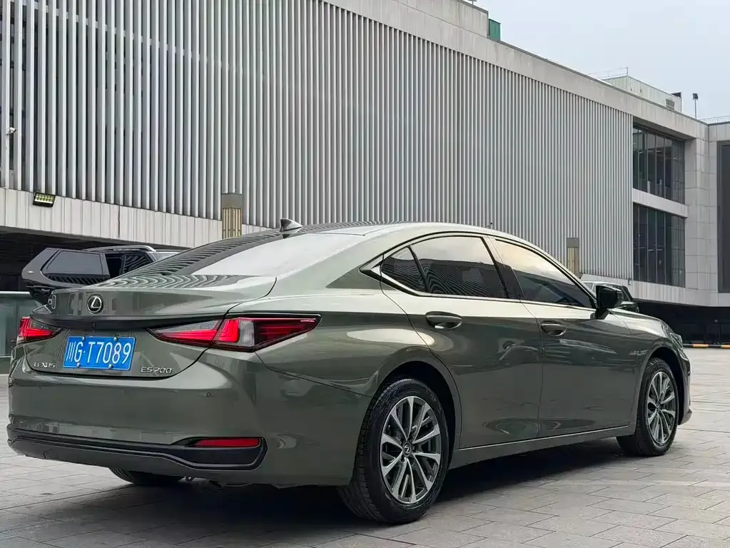 Lexus ES — фото 3