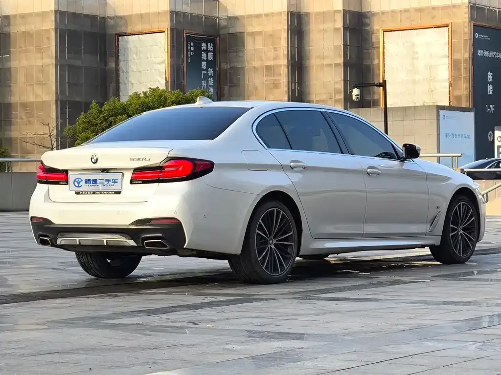 BMW 5 Series — фото 9