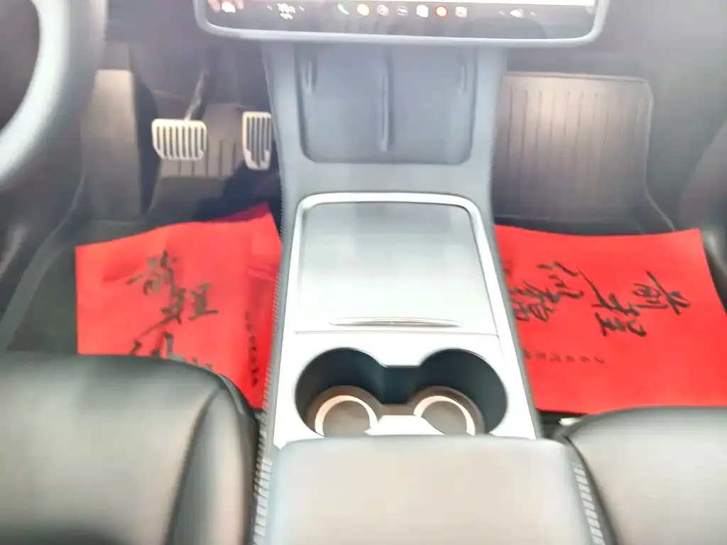 Tesla Model Y 2024 из CN, фото 3