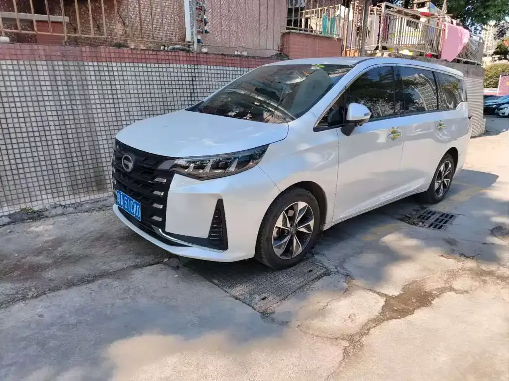 GAC Motor Trumpchi M6 — фото 1