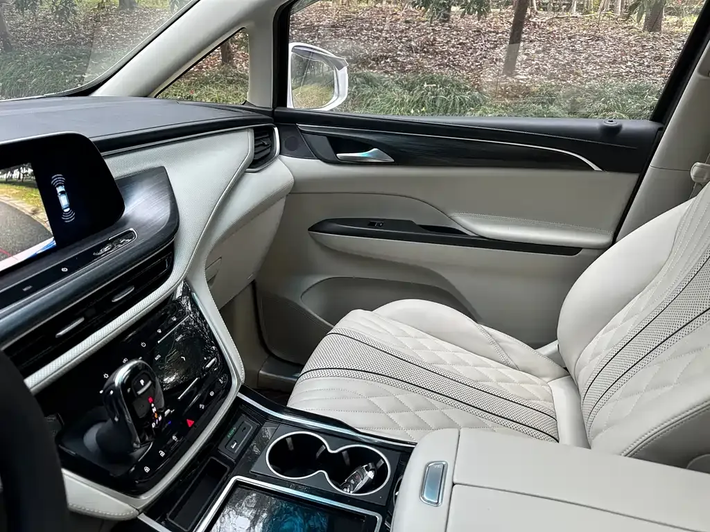 Buick GL8 2022 из CN, фото 8
