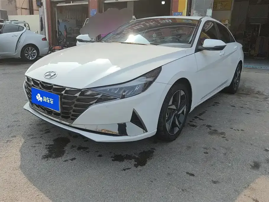 Hyundai Elantra 2023 из CN, фото 1