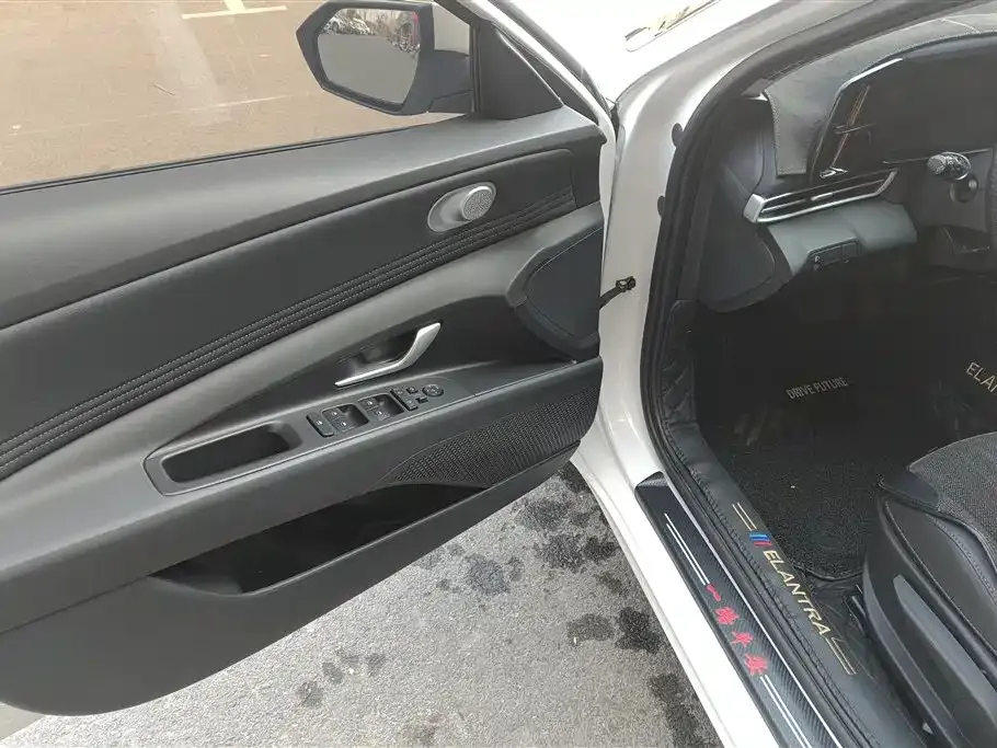 Hyundai Elantra 2023 из CN, фото 10
