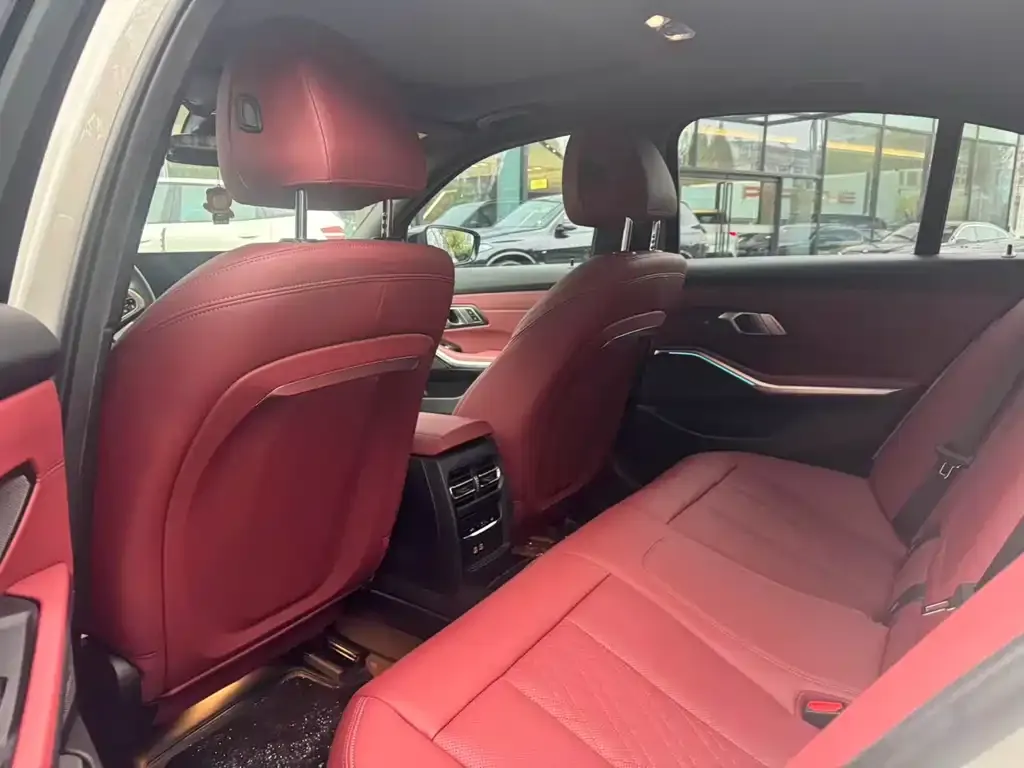 BMW 3 Series 2024 из CN, фото 2