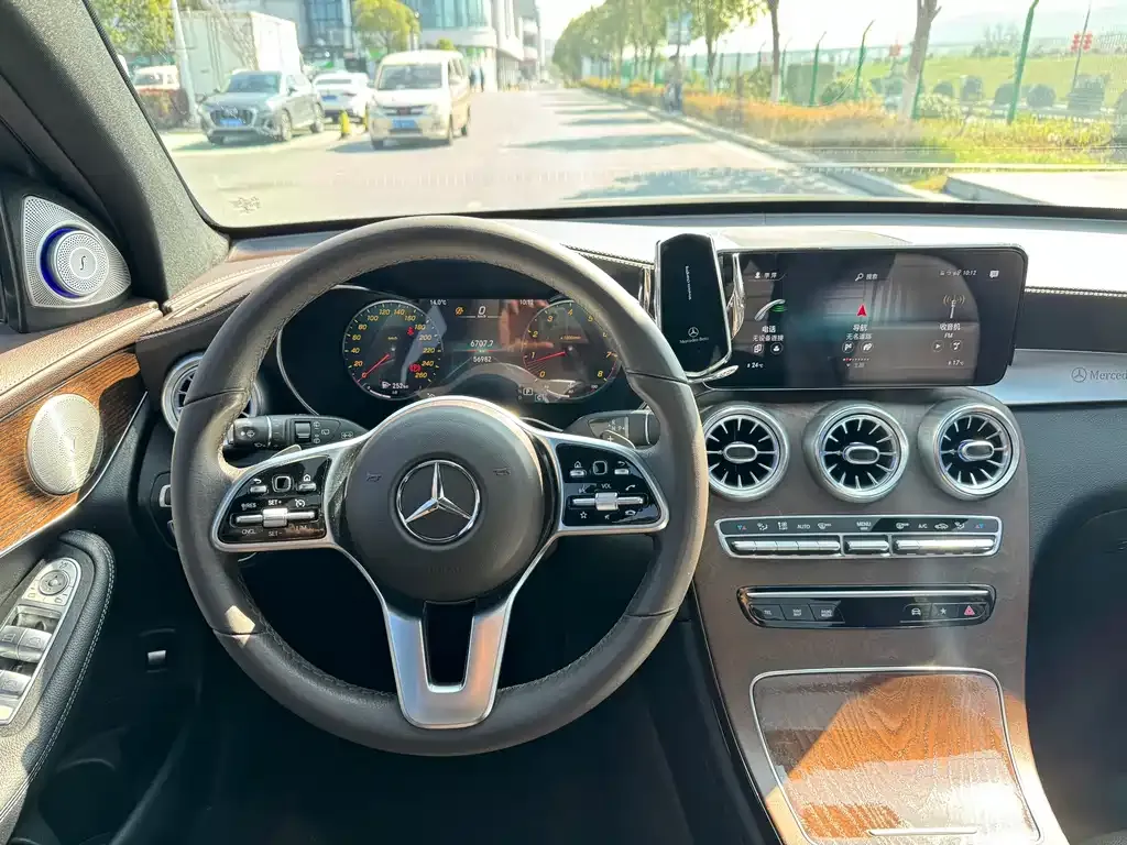 Mercedes-Benz GLC — фото 9