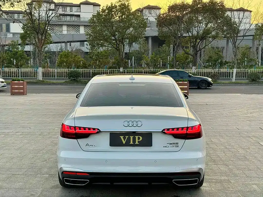 Audi A4L 2024 из CN, фото 6