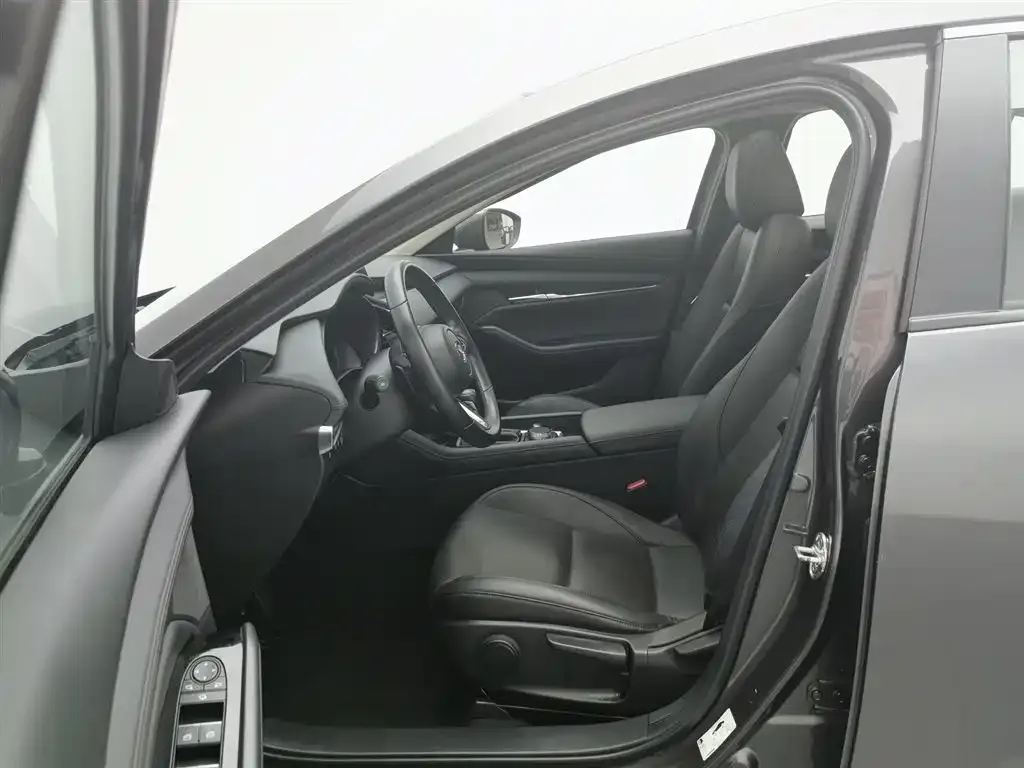 Mazda 3 Axela 2023 из CN, фото 6